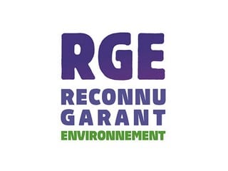 Une entreprise RGE possède des qualifications spécifiques qui déterminent son savoir-faire en matière d'isolation ou d'installation d'équipements utilisant les énergies renouvelables.