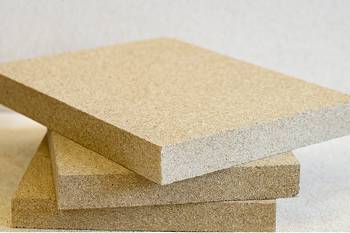 Les plaques de vermiculite sont installées dans les poêles à bois : quelles sont leurs propriétés ? Avantages et défauts