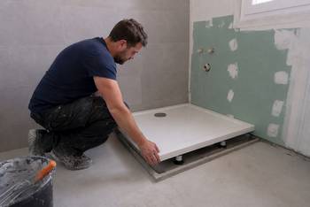 Comment rehausser un receveur de douche ?