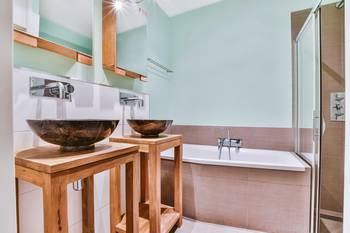 Pas besoin d'engager de lourds travaux de rénovation pour relooker votre salle de bain.