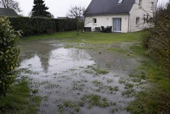 Comment drainer un terrain inondé ou gorgé d'eau ?