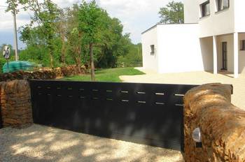 Comment rénover une clôture en aluminium ?