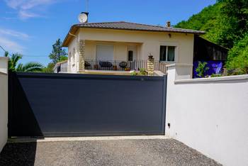 Les avantages du portail battant en aluminium